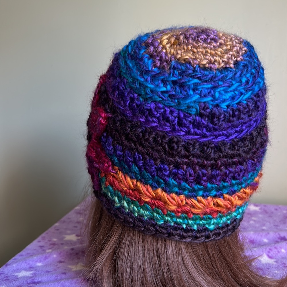 Crochet satin flower beanie medium new - Picture 5 of 7